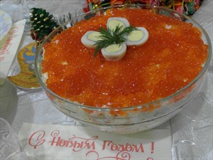 Фото рецепта «Салат из морепродуктов с красной икрой»